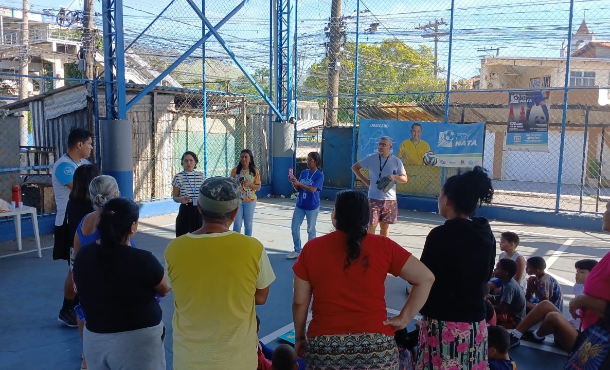Instituto Nata realiza atividade em prol do Maio laranja com crianças e famílias do projeto FUTNATA